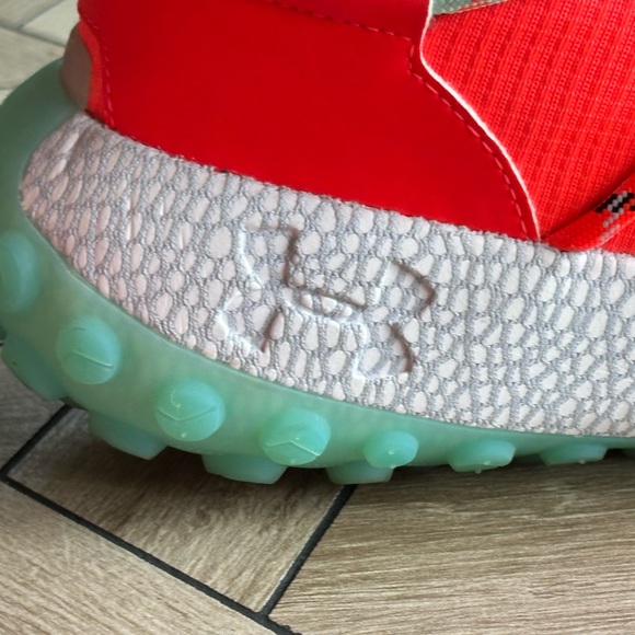 Under Armour Hovr Fat Tire Neon Red and Black Athletic Shoes - Picture 14 of 15